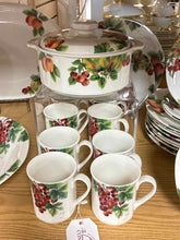 Load image into Gallery viewer, Royal Doulton Fruit White Dinnerware set