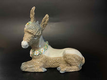 Load image into Gallery viewer, Lladro Figurine