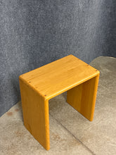 Load image into Gallery viewer, Pompanoosuc Mills Side Table