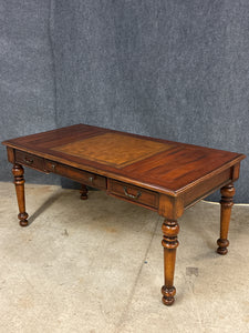 Hooker Furniture Traditional Mahogany Writing Desk with Leather Top