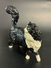 Load image into Gallery viewer, Royal Doulton Porcelain Black 1 Piece Figurine