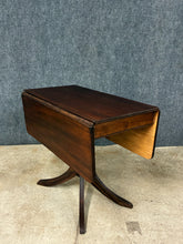 Load image into Gallery viewer, Vintage Mahogany Duncan Phyfe Style Drop-Leaf Pedestal Table