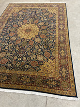Load image into Gallery viewer, Persian-Style Medallion Rug