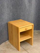 Load image into Gallery viewer, Pompanoosuc Mills Side Table With Drawer