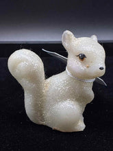 Load image into Gallery viewer, Fenton Glass Vintage Ivory 1 Piece Figurine