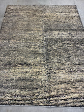 Load image into Gallery viewer, Made In India Black and Beige Wool Area Rug
