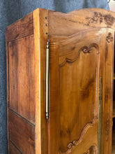 Load image into Gallery viewer, 20th-Century French-Style Pine Armoire