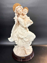 Load image into Gallery viewer, Giuseppe Armani Figurine