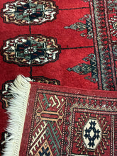 Load image into Gallery viewer, Traditional Bokhara Design Accent Rug