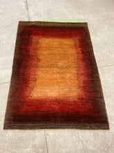 Load image into Gallery viewer, Hynes Robinson Sahar Big Bang Throw Rug