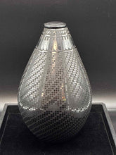 Load image into Gallery viewer, Vase