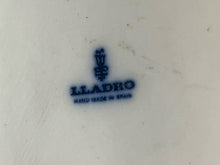 Load image into Gallery viewer, Lladro Porcelain Figurine
