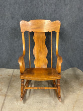 Load image into Gallery viewer, Vintage Country Style Wood Rocking Chair