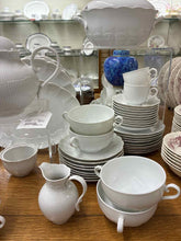 Load image into Gallery viewer, White Dinnerware set