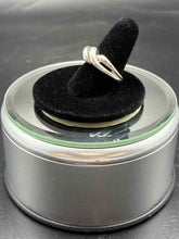 Load image into Gallery viewer, Sterling Silver Ring