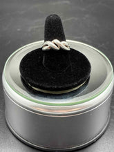 Load image into Gallery viewer, Sterling Silver Ring
