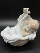 Load image into Gallery viewer, Lladro Figurine
