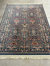 Load image into Gallery viewer, Karastan William Morris Floral Wool Area Rug