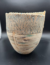 Load image into Gallery viewer, Jim Kraft Vase