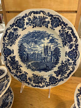 Load image into Gallery viewer, Wedgwood Dinnerware set