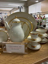 Load image into Gallery viewer, Gold Trim Porcelain Dinnerware set