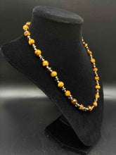 Load image into Gallery viewer, Gold Necklace