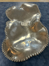 Load image into Gallery viewer, Mariposa Aluminum 1 Piece Oval Platter/Tray