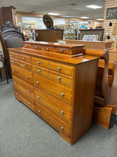 Load image into Gallery viewer, Country Woods Dresser
