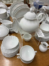 Load image into Gallery viewer, White Dinnerware set
