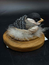 Load image into Gallery viewer, Figurine