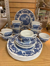 Load image into Gallery viewer, Wedgwood Dinnerware set