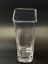 Load image into Gallery viewer, Simon Pearce Clear Glass Vase