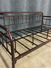 Load image into Gallery viewer, Metal Twin Daybed Frame