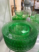 Load image into Gallery viewer, Floral Dinnerware set