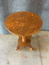 Load image into Gallery viewer, Oak Pedestal Side Table