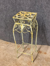 Load image into Gallery viewer, Plant Stand