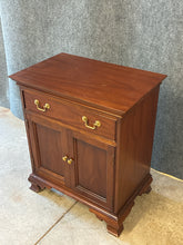Load image into Gallery viewer, Hickory Chair Traditional Mahogany Nightstand/Cabinet