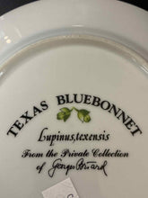 Load image into Gallery viewer, Floral Porcelain Gold Trim 8 Piece Plates