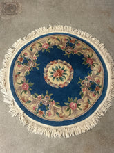 Load image into Gallery viewer, Round Blue Floral Round Throw Rug