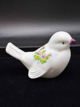 Load image into Gallery viewer, Fenton Glass Vintage Floral White 1 Piece Figurine