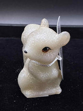 Load image into Gallery viewer, Fenton Glass Vintage Ivory 1 Piece Figurine