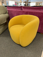 Load image into Gallery viewer, *NEW* Havenly Rae Outdoor Accent Chair