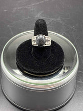 Load image into Gallery viewer, Sterling Silver Ring