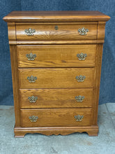 Load image into Gallery viewer, Traditional Oak 5-Drawer Chest
