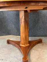 Load image into Gallery viewer, 42.5" Round English Regency Mahogany/Satinwood Tilt Top Game/Parlor Table