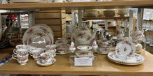 Load image into Gallery viewer, Royal Albert Dinnerware set