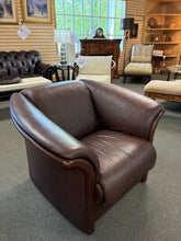 Load image into Gallery viewer, Ekornes "Manhattan" Leather Chair