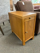 Load image into Gallery viewer, *NEW-OPEN BOX* Havenly Nora Table