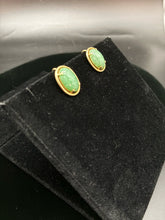 Load image into Gallery viewer, Gold Screwback Earrings