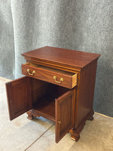 Load image into Gallery viewer, Hickory Chair Traditional Mahogany Nightstand/Cabinet